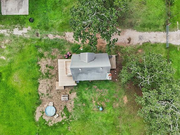 4th image of 16999 Dobbins Ln