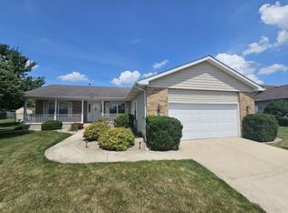 762 Carriage Dr, Lowell, IN 46356
