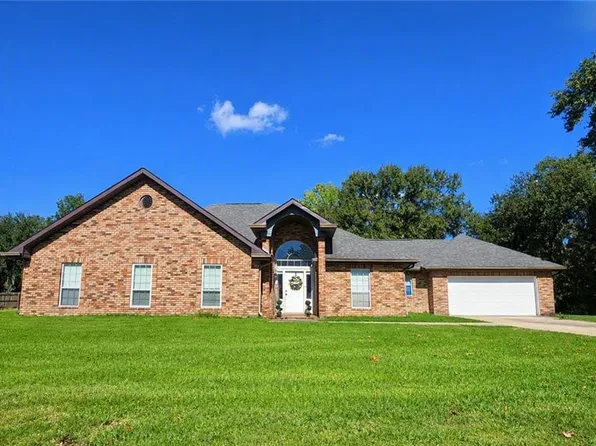 222 Sarah Victoria Dr, Belle Chasse, LA 70037