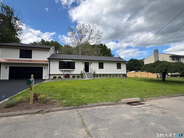 33 Manor Drive, Trumbull, CT 06611