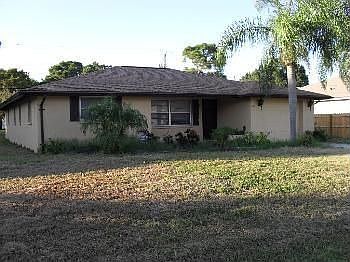 1st image of 241 E Seminole Dr