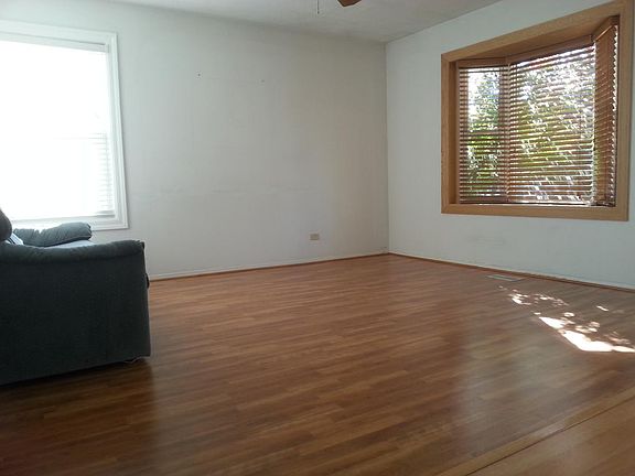 3rd image of 220 N Lancaster Dr