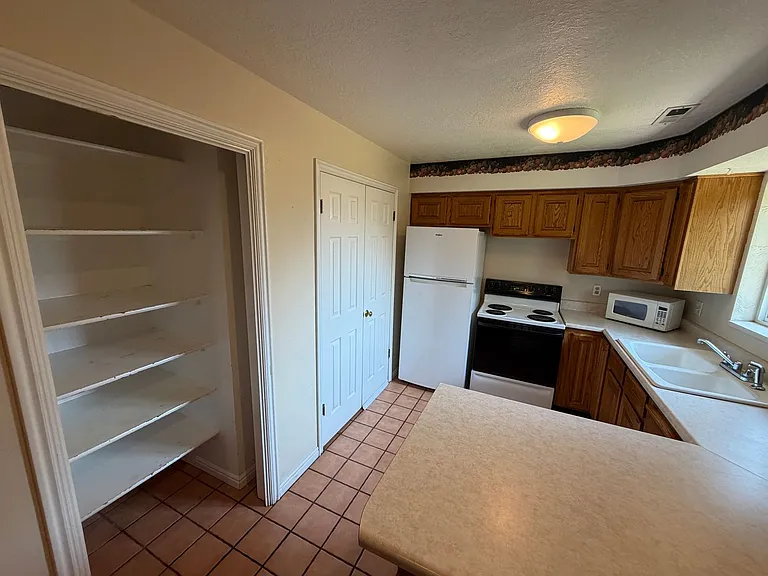479 S Palisade Dr — Photo 19