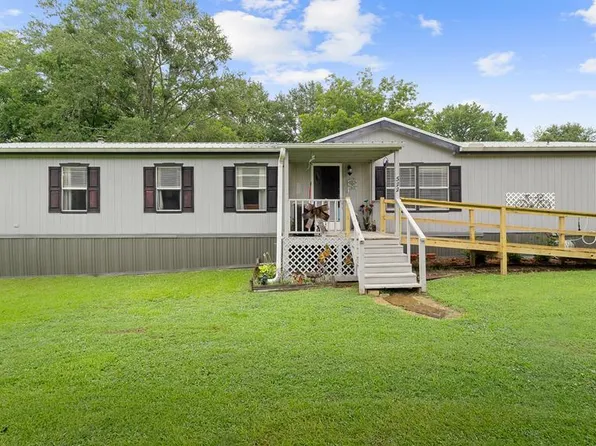 522 Fannin St, Maud, TX 75567