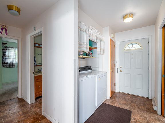 3rd image of 2836 Shorewood Dr