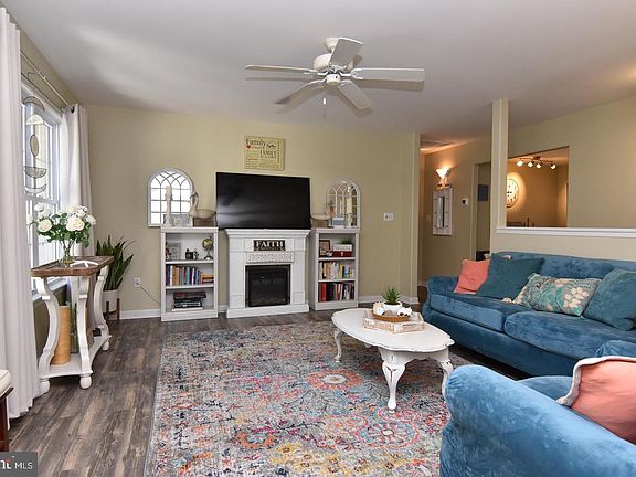 4th image of 23584 Holly Cir