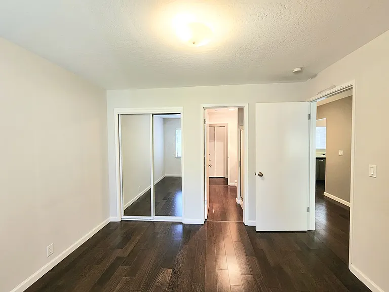 320 Peninsula Ave #213 — Photo 28