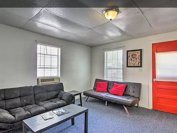 3rd image of 512 SE 45th St