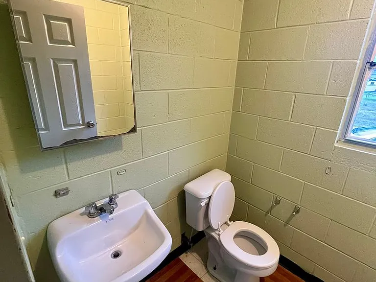 370 E Gordon Ave — Photo 6