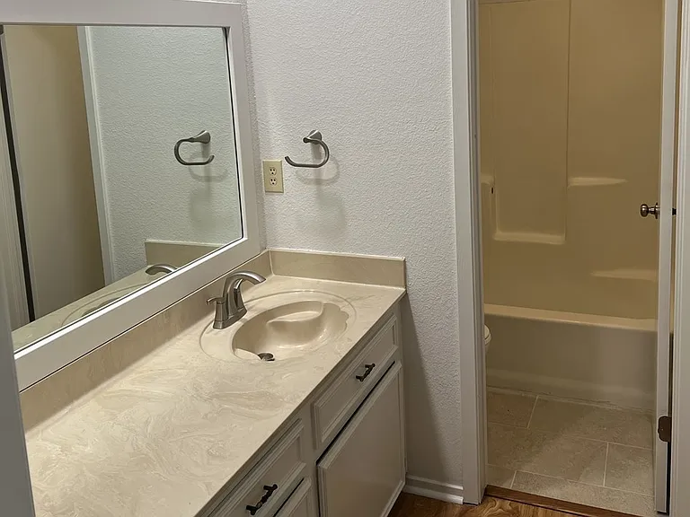 1019A N Allen St #A — Photo 15