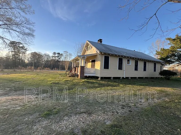 8222 Highway 955 E — Photo 4
