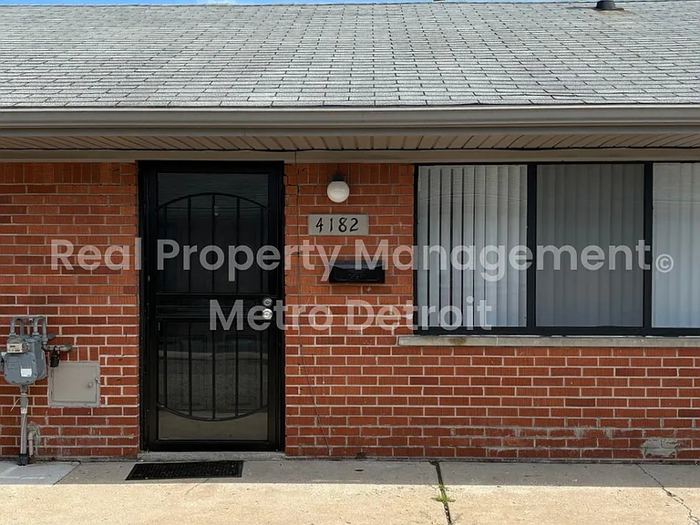 4182 Drouillard St — Photo 1