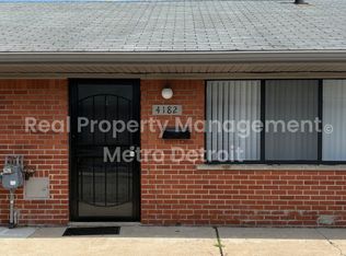 4182 Drouillard St, Lincoln Park, MI 48146