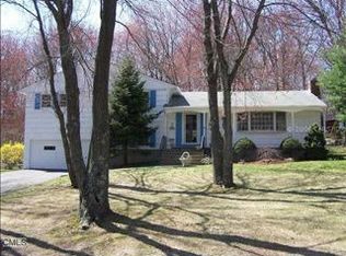 82 Fairview Ave, Trumbull, CT 06611
