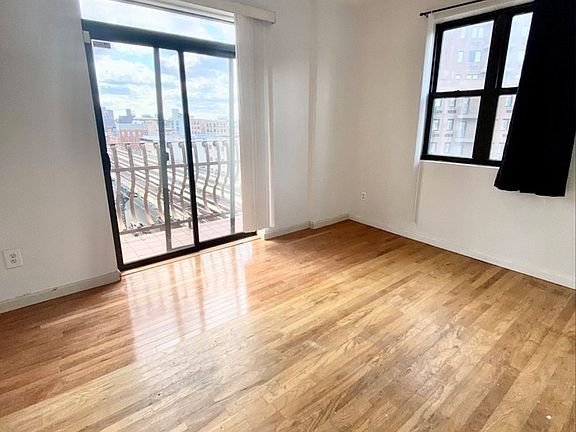 5th image of 885 Willoughby Ave #5