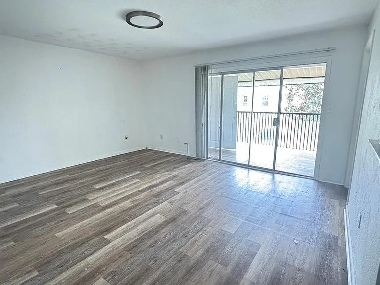 860 Sky Lake Cir #412 — Photo 21