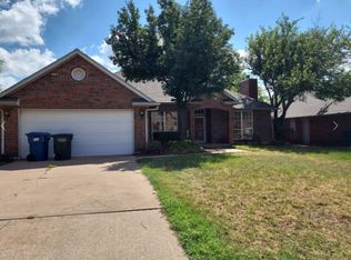 320 Copperfield Dr, Edmond, OK 73003