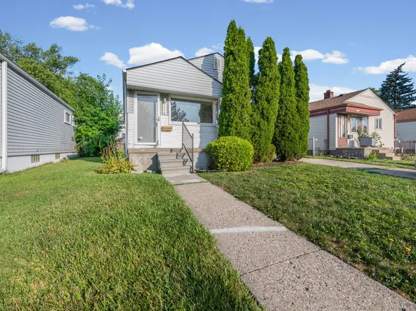 2478 River Dr, Lincoln Park, MI 48146