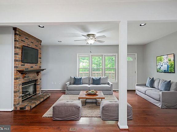 5th image of 4749 Gainsborough Dr