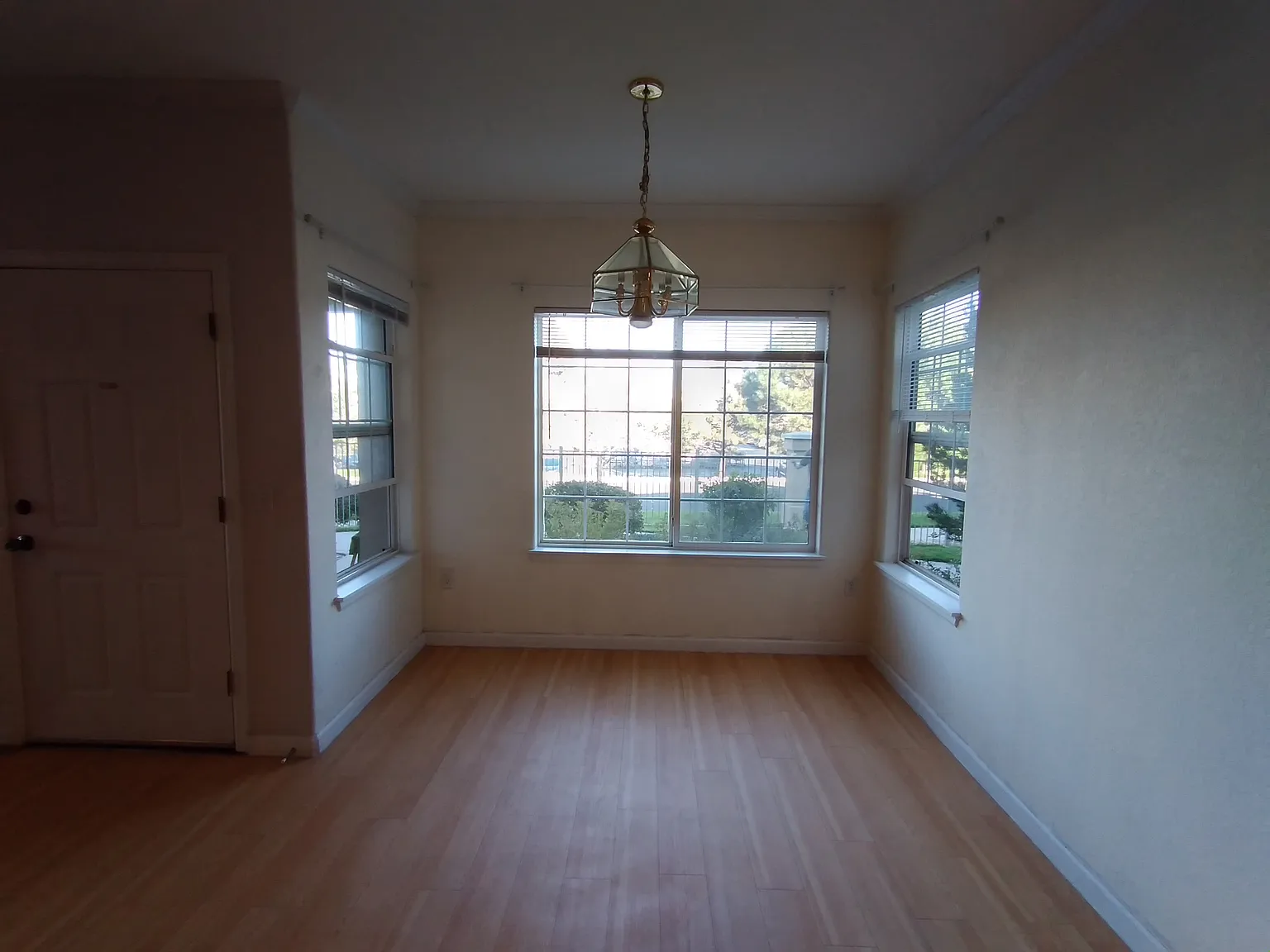 3 bed, 1200 sqft, $2,000 — Photo 4