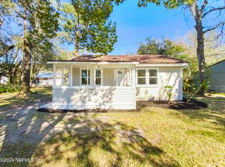 982 Douglas Cir, Jacksonville, FL 32254