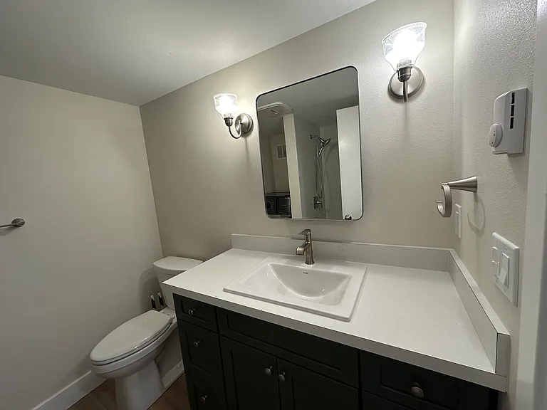 2412 Columbia St SW #B — Photo 22