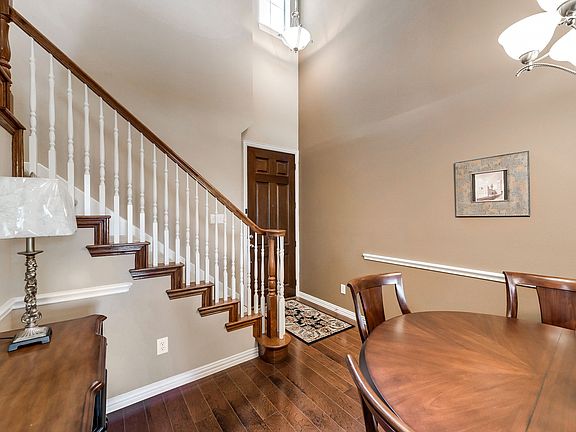 4th image of 719 Apple Hill Dr