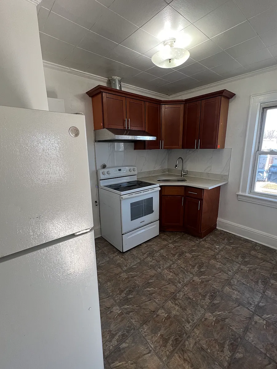 Building Photo - 111 N 3rd St #2