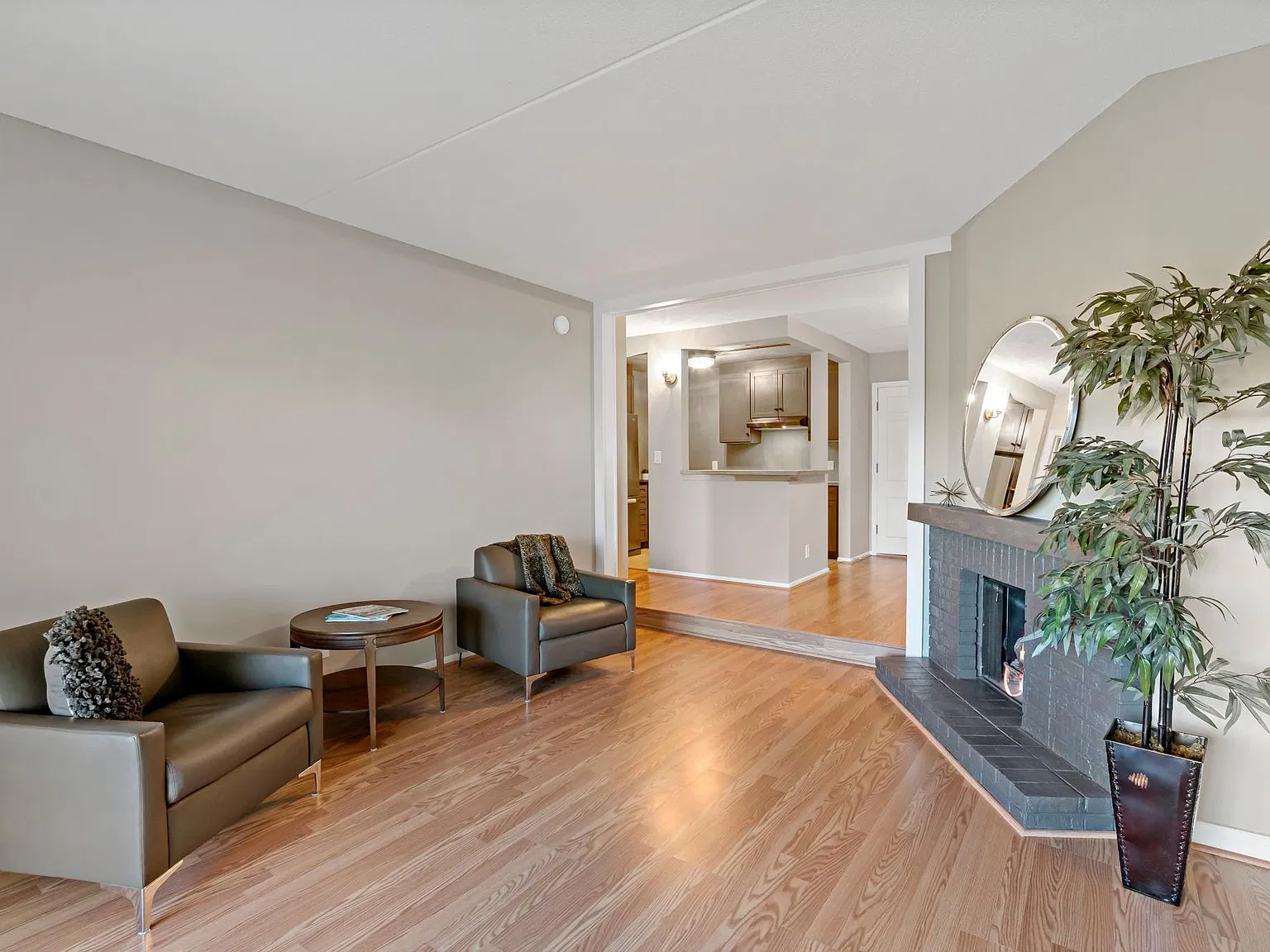 6730 Vernon Ave S — Photo 2