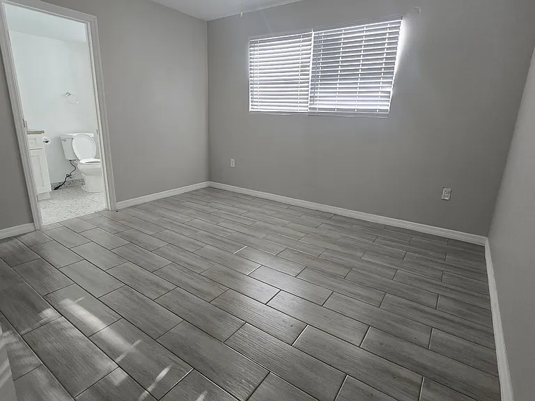 4952 Vincennes St #4 — Photo 4