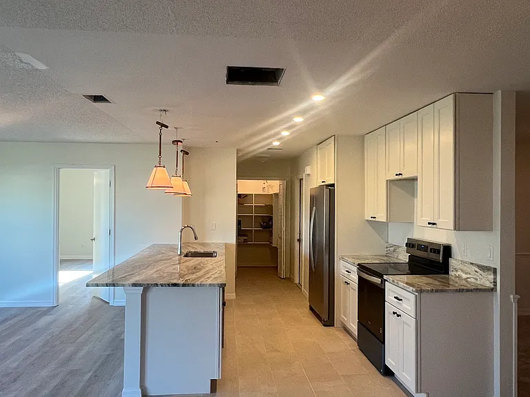 710 Beverly Rd — Photo 9