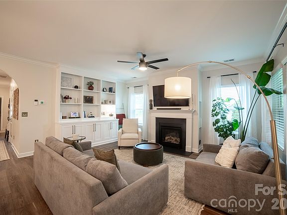 5th image of 4509 Kelowna St