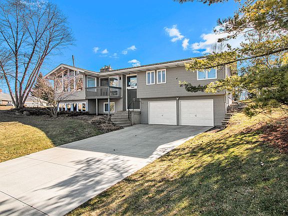 3rd image of 3262 Robinhood Ct SE