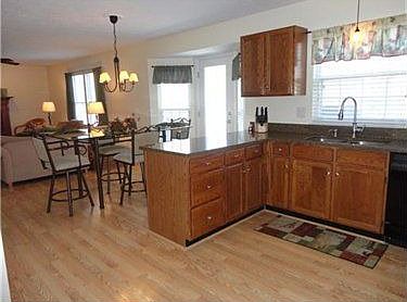 5th image of 331 Valerie Dr