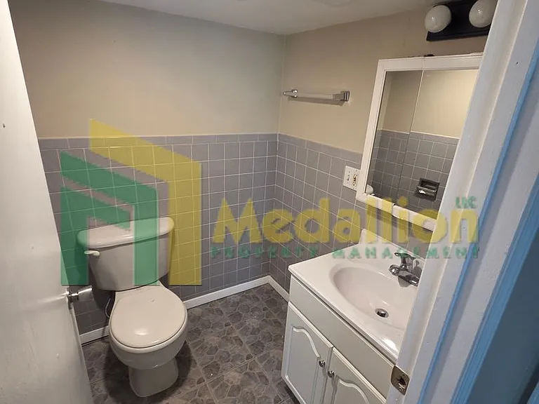 11004 S Eberhart Ave — Photo 26