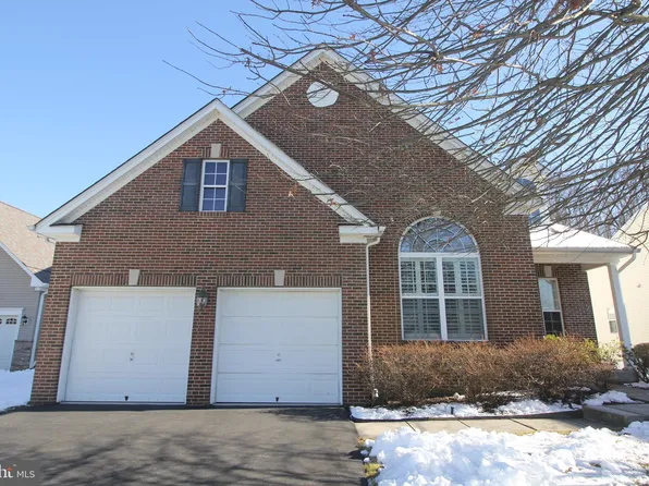 31 Lexington Dr, Pennington, NJ 08534