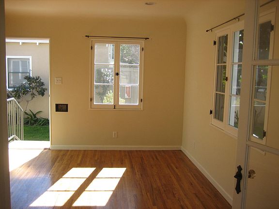 2nd image of 527 N Marengo Ave
