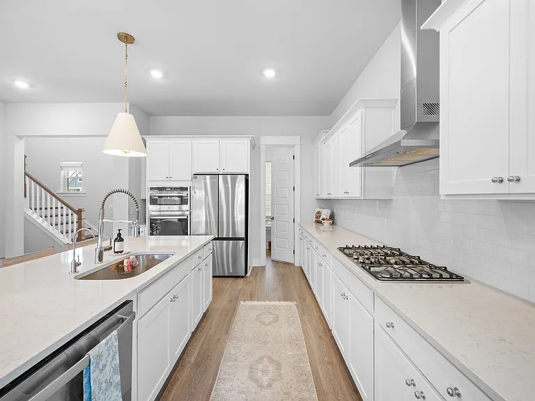 131 Archdale St — Photo 13