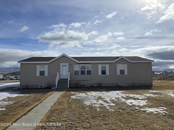 21 Meadow Canyon Dr, Big Piney, WY 83113