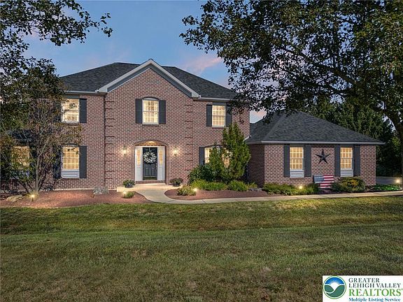 4th image of 3519 Sharon Cir N