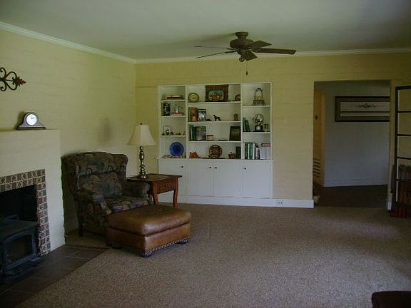 Living Room 1st View