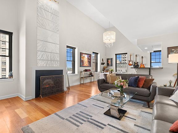 4th image of 109 N Main St APT 1602