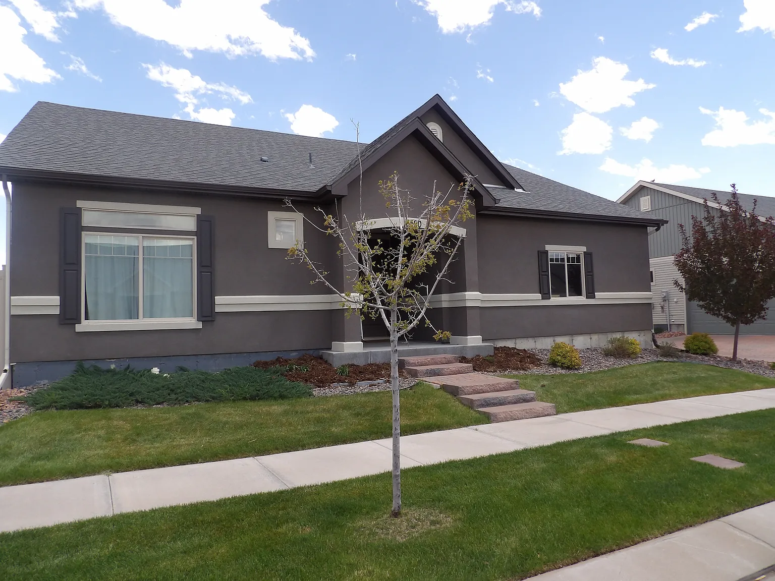 3 bed, 3232 sqft, $2,600 — Photo 2