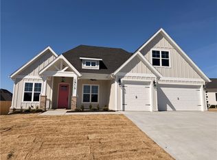 2716 Lunar Ave, Lowell, AR 72745
