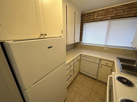 3rd image of 3225 S Winston Ave #Eda830646