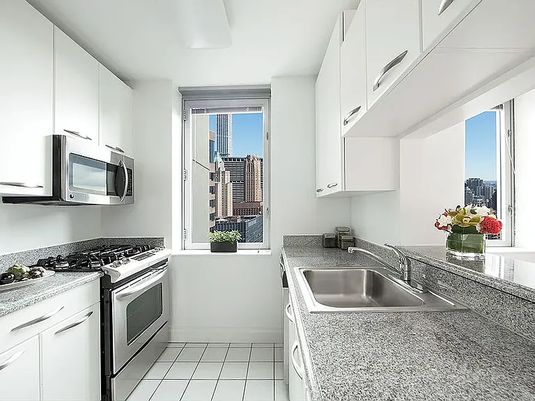 150 E 44th St #38B — Photo 1