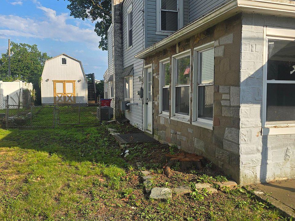 1st image of 1232 Pine Grove St