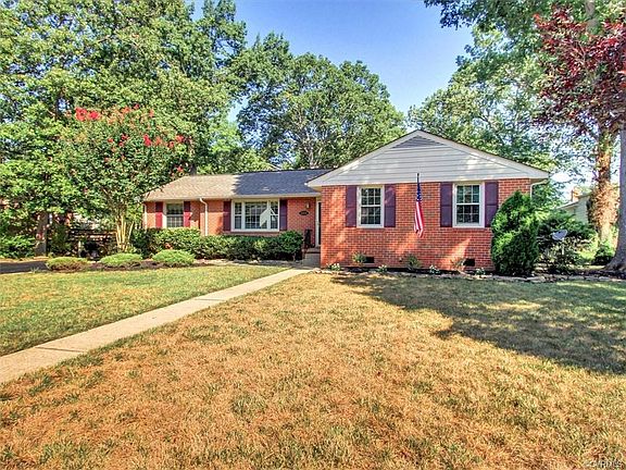 3rd image of 2084 Woodmont Dr