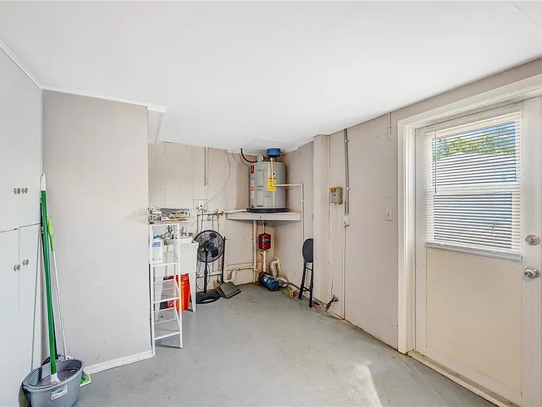 7804 Niagara Dr — Photo 14