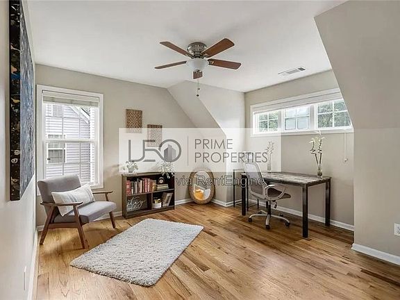 2nd image of 162 Lowry St NE
